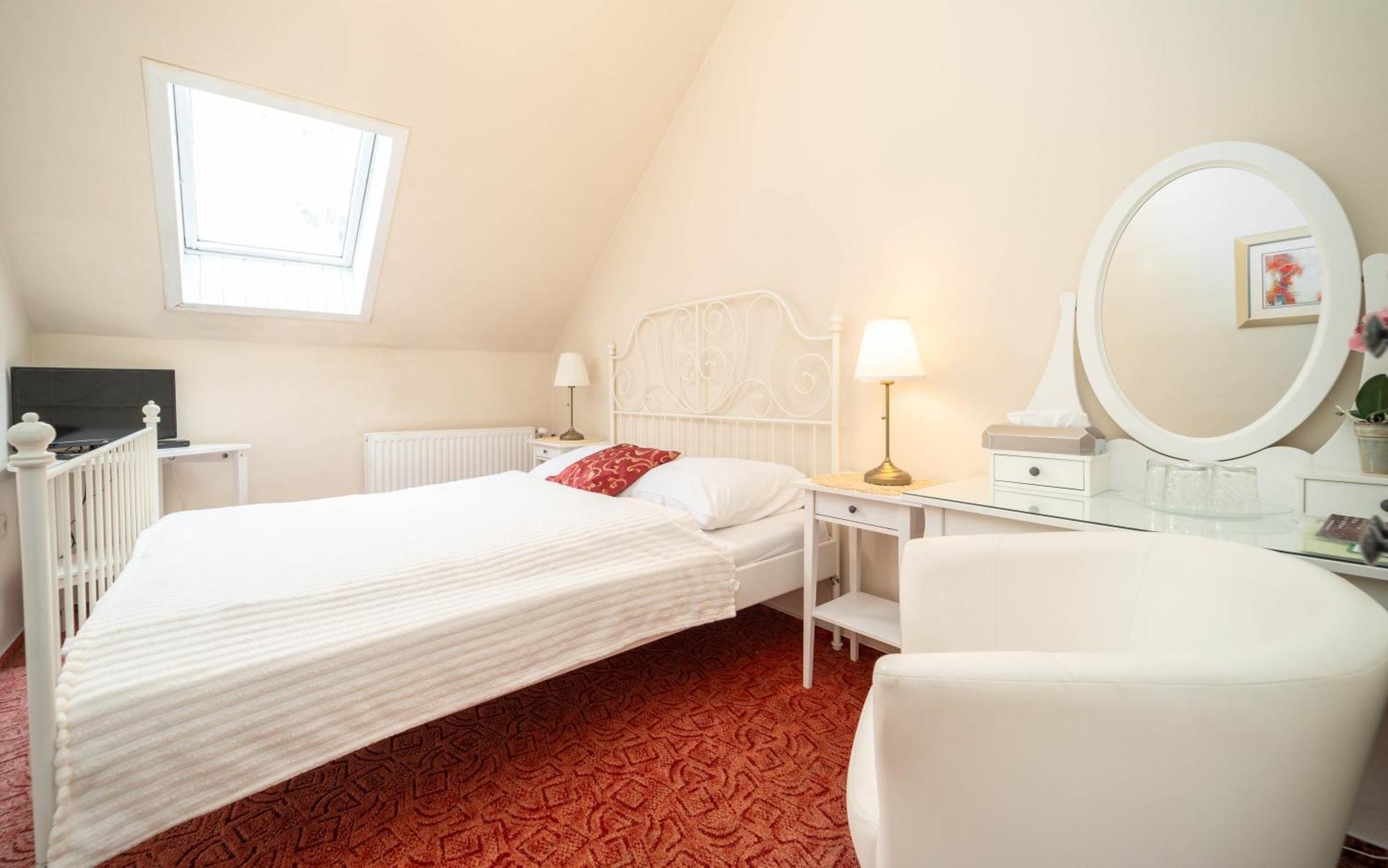 Hotel Na Skalkách Novy Jicin Ngoại thất bức ảnh
