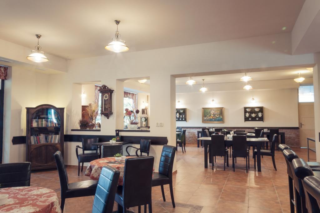 Hotel Na Skalkách Novy Jicin Ngoại thất bức ảnh